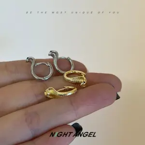 D0354 Cobra Ear Clip-Gold