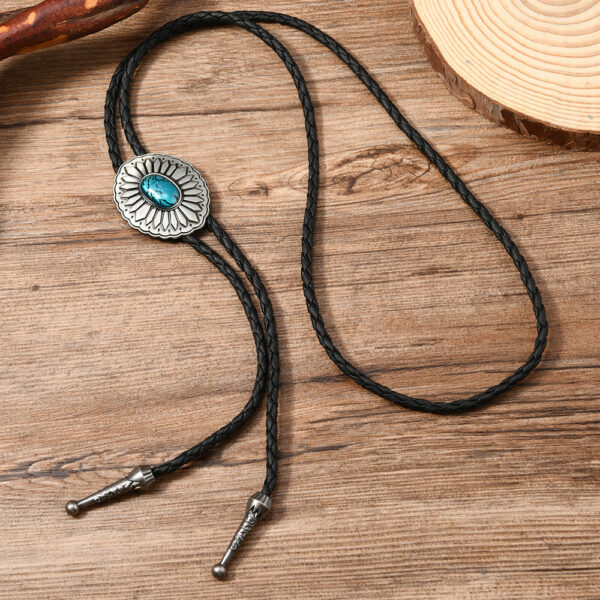 Wholesale Polo tie vintage sweater chain petal oil necklace bolo tie leather high-end long necklace