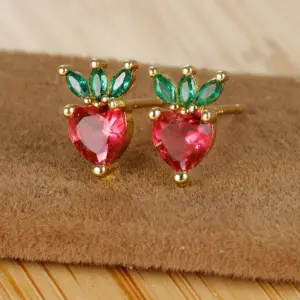Y20211 Gold-Strawberry