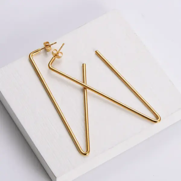 Wholesale PVD Coated 18K Gold Plated U Shape Stainless Steel Simple Style Waterproof Non Tarnish Earrings