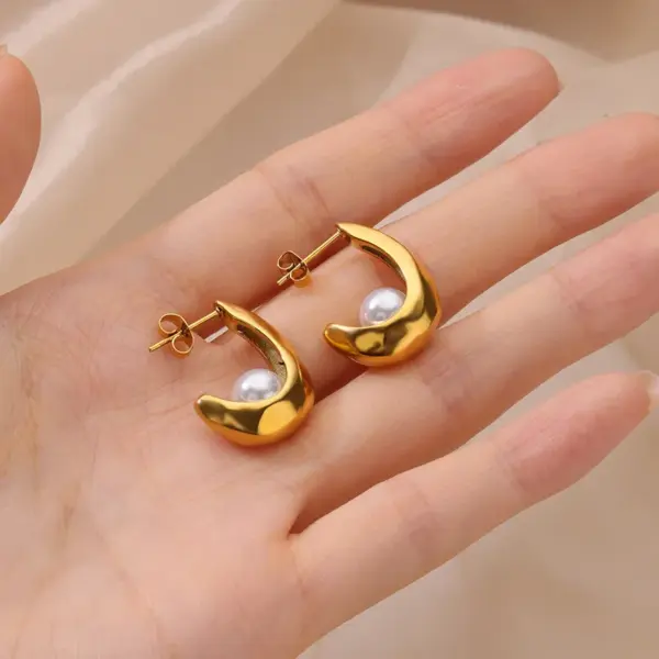 Wholesale 304 Stainless Steel Copper Geometric Electroplating PVD Coated Artificial Pearls 18K Gold Plated 18K Gold Ear Studs