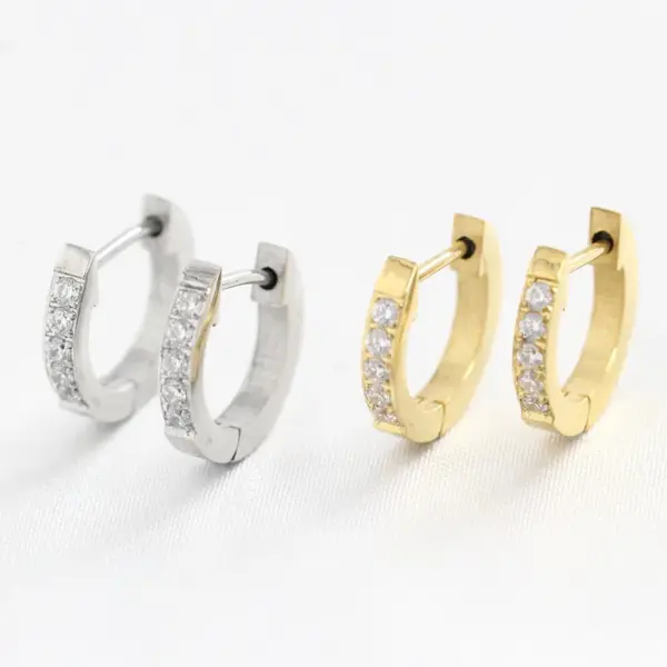 Wholesale Simple Style Round Titanium Steel Artificial Rhinestones Earrings 1 Pair