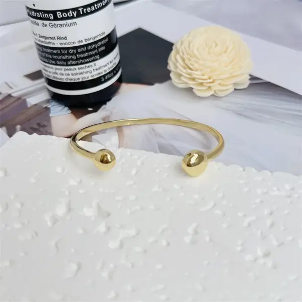Wholesale Multi-Style Copper Plating 18K Gold Round Inlaid Full Rhinestone Zircon Bracelet Fashion High-End Suitable For Daily Wear Valentine's Day Gift