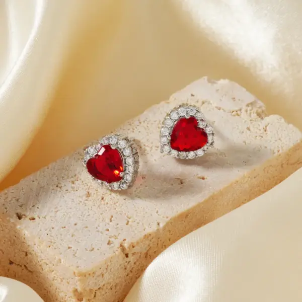 Wholesale 1 Pair Sweet Simple Style Heart Shape Plating Inlay Copper Zircon Silver Plated Ear Studs