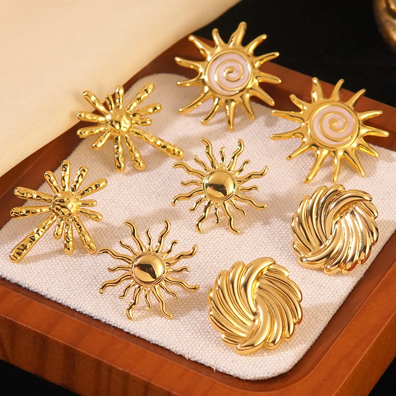 Wholesale Elegant Sun Turbine Design Earrings Pair For Ladies Casual Wear Vacation Photography Stylish Geometric Pattern Stainless Steel
