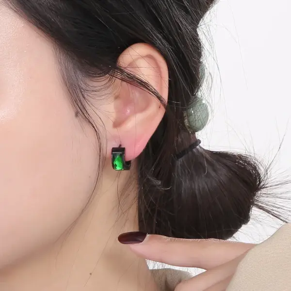 PVD Coated 18K Gold Plated Round Solid Color Stainless Steel Simple Style Shiny Waterproof Non Tarnish Earrings