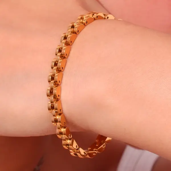 Wholesale 304 Stainless Steel Solid Color PVD Coated Stone-Free 18K Gold Plated Real Gold Plated Basic Simple Style Classic Style Waterproof Non Tarnish Plating Gold Silver Bracelets