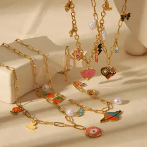 Wholesale Ion Plating (IP) 18K Gold Plated Devil's Eye Planet Red Heart 304 Stainless Steel Simple Style Commute Pendant Necklace