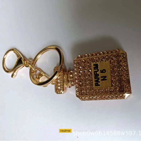 Wholesale Exquisite Crystal Perfume Bottle Small Gift Auto Accessories Rhinestone Keychain Creative Pendant Keychain Bag Pendant