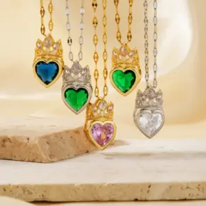 Wholesale Fashion Exquisite Crown Heart Shape Copper Inlaid With Zircon Pendant Necklace Trendy New Necklace
