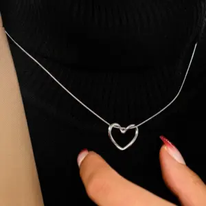Wholesale PVD Coated Heart Shape 304 Stainless Steel Simple Style Shiny Waterproof Non Tarnish 304 Stainless Steel Pendant Necklace
