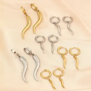 Wholesale PVD Coated 18K Gold Plated Stainless Steel Simple Style Waterproof Non Tarnish Drop Earrings