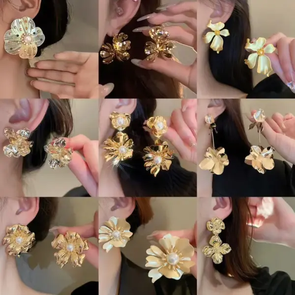 Wholesale 1 Pair Vintage Style Simple Style Flower Plating Copper Ear Studs