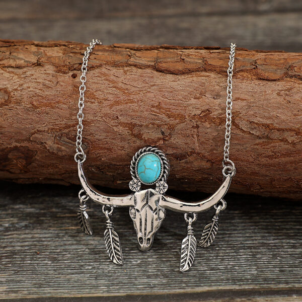 Wholesale Cross-border new retro Western style turquoise ox head pendant necklace