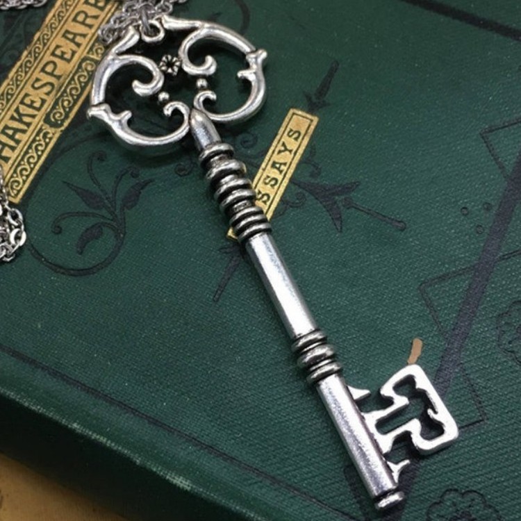 Wholesale Cross-border hot new fashion simple gothic retro punk pattern key necklace pendant