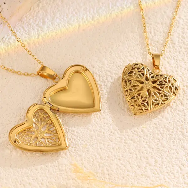 PVD Coated Real Gold Plated Heart Shape 304 Stainless Steel Simple Style Classic Waterproof Non Tarnish Pendant Necklace Locket
