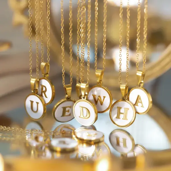 Wholesale Jewelry Simple Style Round Letter Titanium Steel Shell 18K Gold Plated Plating Necklace