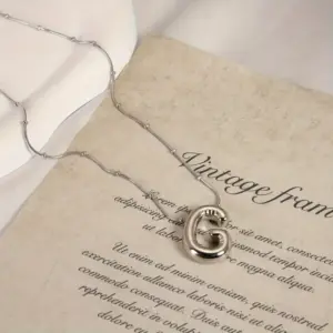 Silver / Letter G