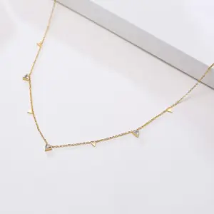 Triangle: Necklace White Diamond