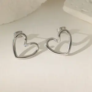 【XKE0206】Love Heart Earrings / Steel Color