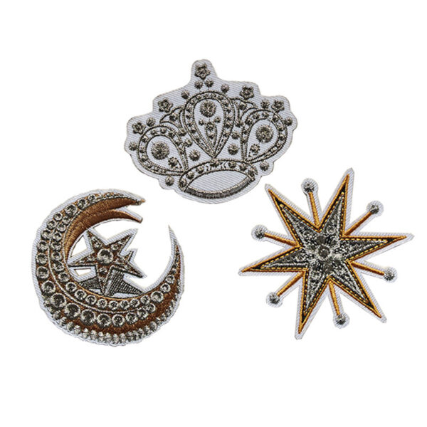 Wholesale Down Jacket Patch DIY Self-Adhesive Embroider Patch Retro Crown Embroider Velcro Decorative Badge Embroider Cloth Patch