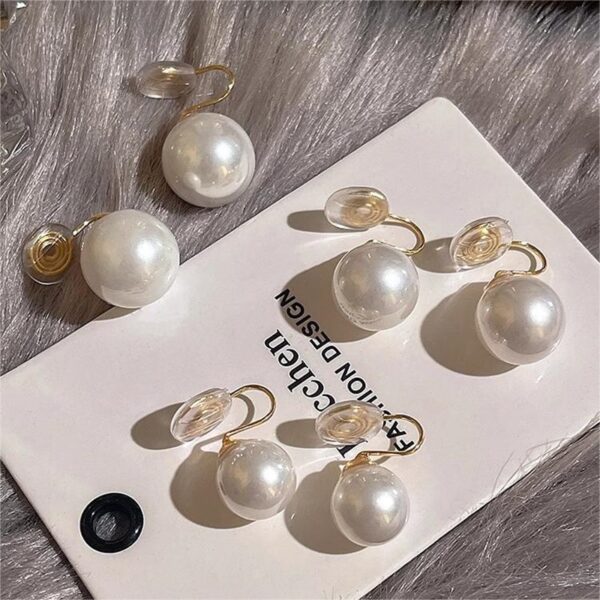 Wholesale French Mosquito Coil Disc Pearl Ear Clip for Women Without Pierced Ears High-End Retro Earrings 925 Sterling Silver Small Light Bulb Ear Bone Clip