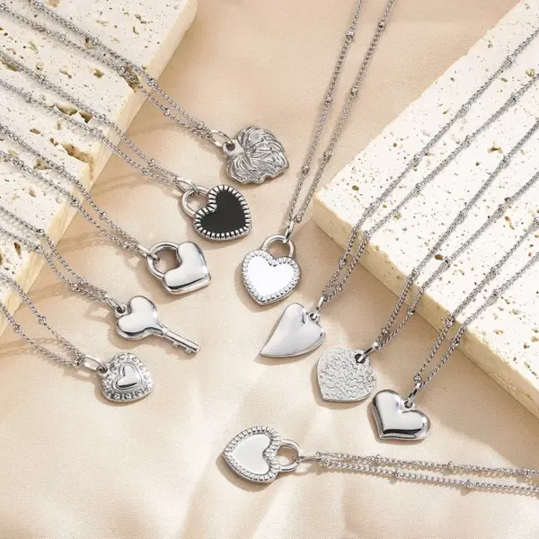 Wholesale PVD Coated 18K Gold Plated Heart Shape Titanium Steel Simple Style Waterproof Non Tarnish Titanium Steel Pendant Necklace