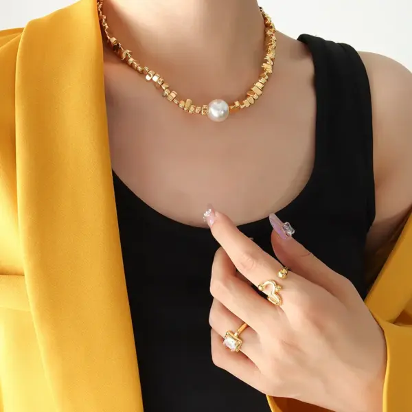 Wholesale PVD Coated Real Gold Plated Geometric Titanium Steel Elegant Waterproof Non Tarnish Necklace