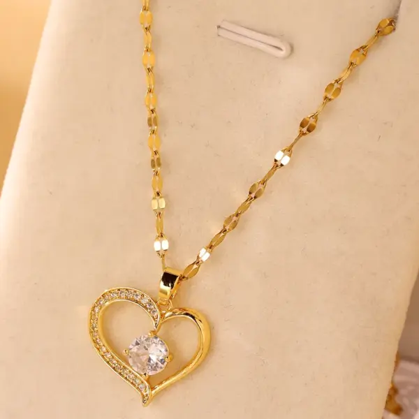 Wholesale Jewelry Elegant Heart Shape Stainless Steel Zircon Hollow Out Pendant Necklace