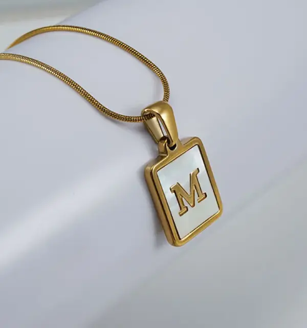 Stainless Steel 18K Gold Plated Casual Commute Plating Inlay Letter Shell Pendant Necklace