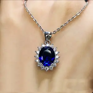 Necklace [with Chain]]