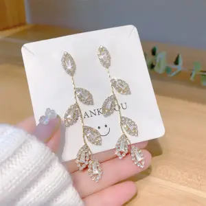 E0094 Gold and Silver Needle