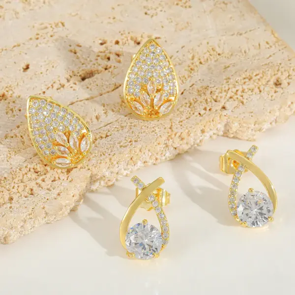 Wholesale 1 Pair Casual Elegant Shiny Water Droplets Inlay Copper Zircon Imitation Gold Ear Studs