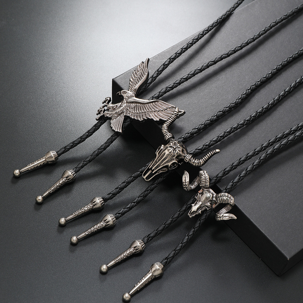 Wholesale Retro trendy animal Eagle cow head alloy PU lo collar necklace