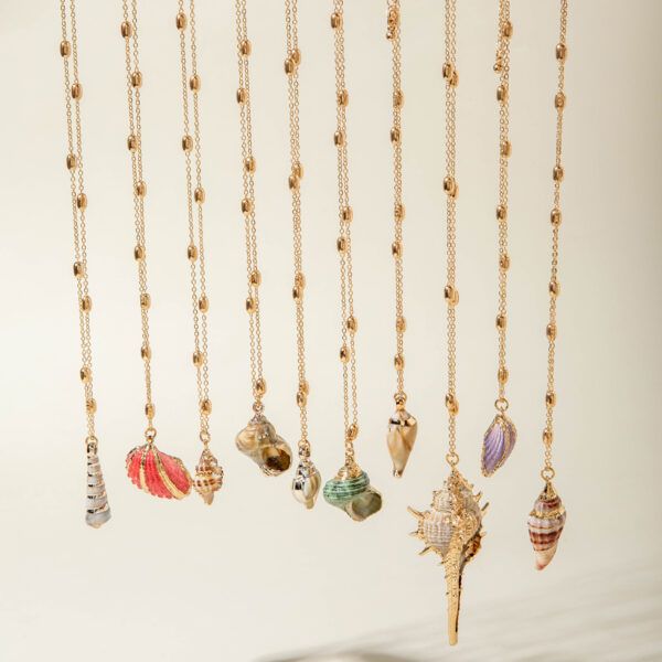 Wholesale European and American Cross-border Natural Shell Necklace Bohemian Style Phnom Penh Summer Marine Conch Shell Pendant