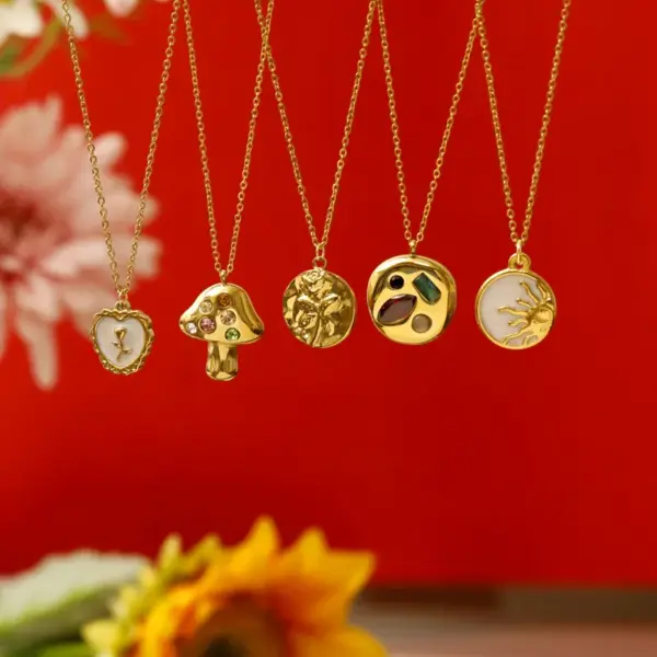 Wholesale Vacuum Plating 18K Gold Plated Sun 304 Stainless Steel Baroque Style Beach Commute 304 Stainless Steel Pendant Necklace