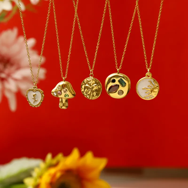 Wholesale Vacuum Plating 18K Gold Plated Sun 304 Stainless Steel Baroque Style Beach Commute 304 Stainless Steel Pendant Necklace