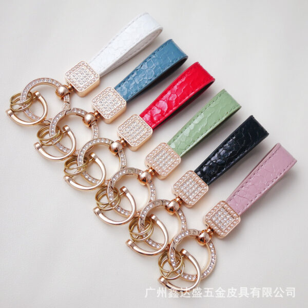 Wholesale Fashion texture car keychain girl accessories light luxury simple key buckle diamond spring ring small gift