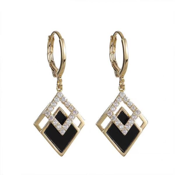 Wholesale High-end Elegant Black Diamond Earrings Japanese and Korean-style Niche Design Light Luxury Distinctive Geometric Earrings Exquisite Ear Buckle for Women