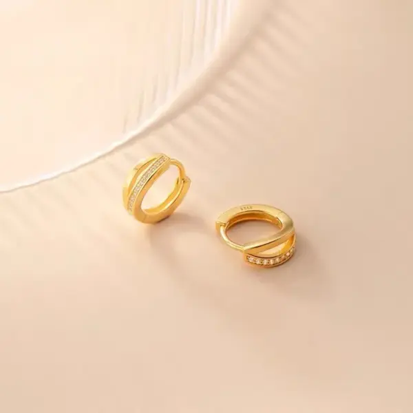 Wholesale Electroplated Golden Plated U Shape Copper Simple Style Inlay Hoop Earrings