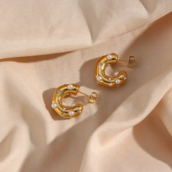 Wholesale Fashion C Shape Gold Plated 304 Stainless Steel Pearl 18K Gold Plated Ear Studs