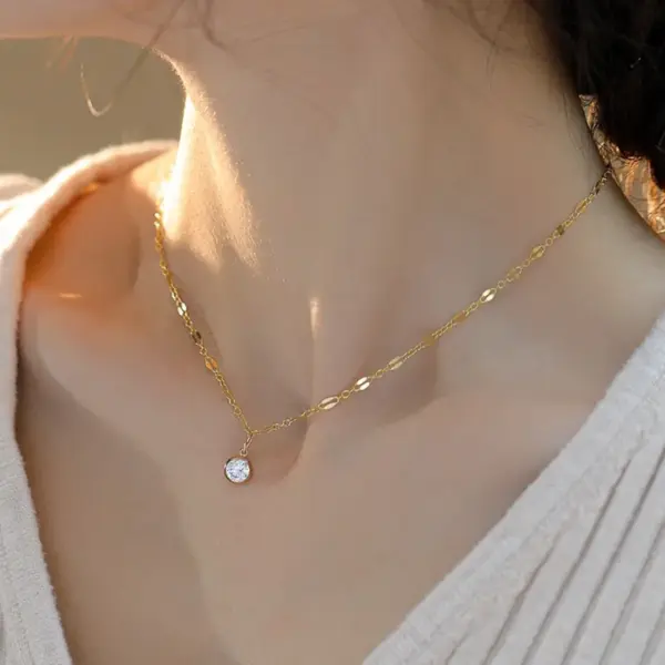 Copper Simple Style Inlay Round Zircon Solitaire Necklace