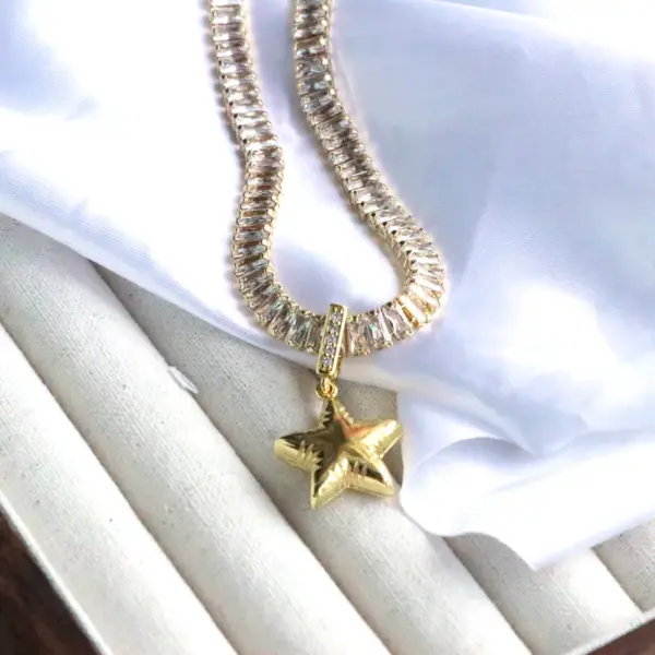 Wholesale Luxurious Simple Style Shiny Star Heart Shape Copper 18k Gold Plated Silver Plated Zircon Pendant Necklace In Bulk