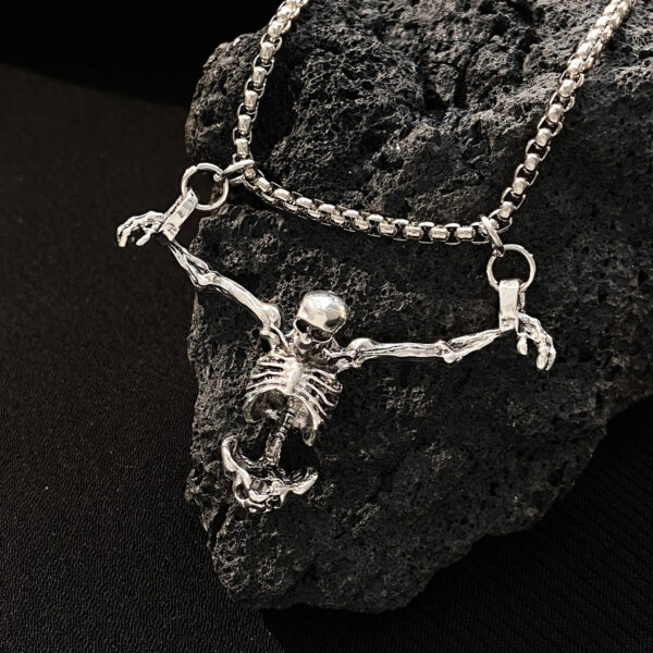Wholesale Gothic Diablo Skull Pendant Necklace Punk Hip Hop Alloy Dressed Skeleton Collarbone Chain Halloween Necklace Chain