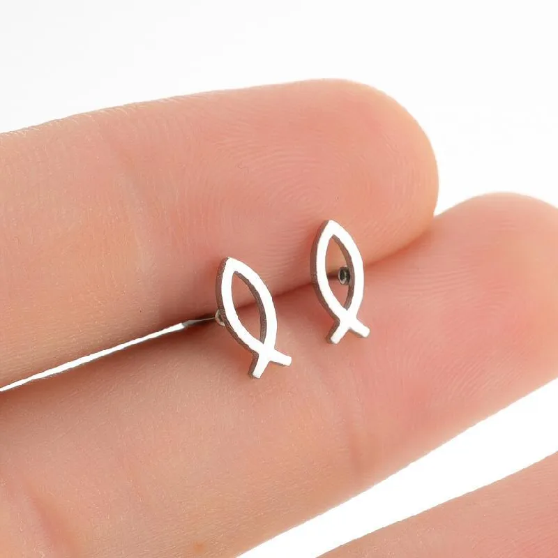 Wholesale PVD Coated 18K Gold Real Gold Plated Fish 304 Stainless Steel Simple Style Waterproof Non Tarnish Ear Studs