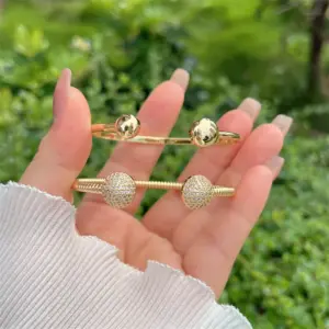 Wholesale Multi-Style Copper Plating 18K Gold Round Inlaid Full Rhinestone Zircon Bracelet Fashion High-End Suitable For Daily Wear Valentine's Day Gift