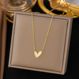【H236】White Shell Heart Necklace / Gold