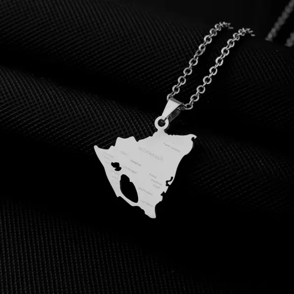 Wholesale Geometric Map 201 Stainless Steel 304 Stainless Steel Basic Modern Style Classic Style 304 Stainless Steel Pendant Necklace