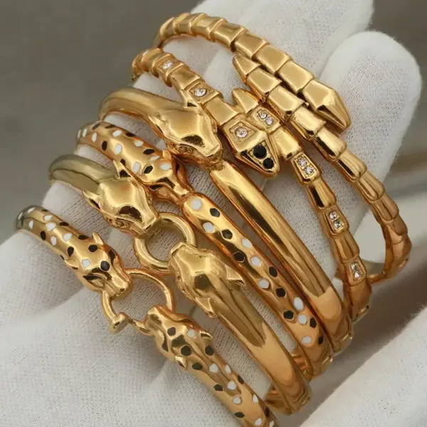 304 Stainless Steel Jaguar Snake Ion Plating (IP) Zircon Real Gold Plated Vintage Style French Style Waterproof Non Tarnish Asymmetrical Plating Gold Bangle