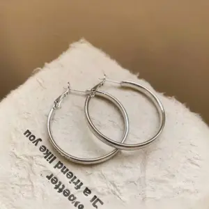 Silver / 30nn Pair